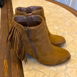 indigo rd. Size 6.5 fringe bootie
